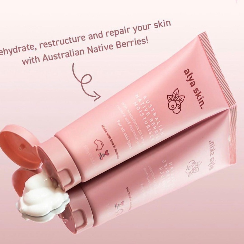 Get that glow with Alya Skin Scrub! Your skin will thank you 🤩